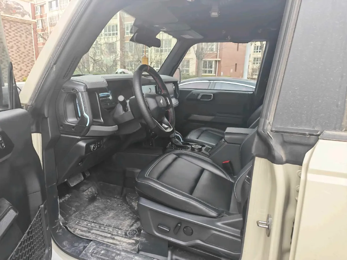 2024 Ford Bronco 2.3T 275HP L4 10AT,autocango,china used car exporter,china ev exporter,chinese used car exporter,chinese used ev exporter