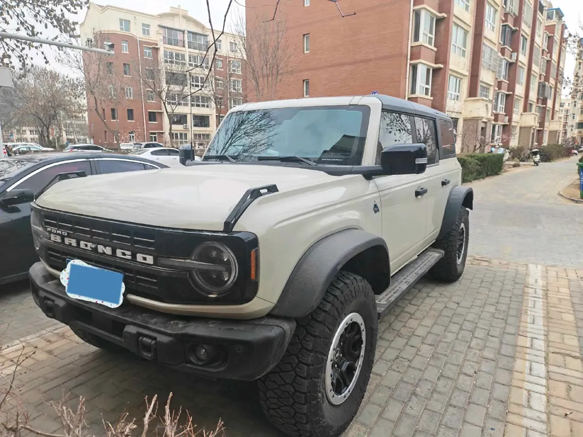 2024 Ford Bronco 2.3T 275HP L4 10AT,autocango,china used car exporter,china ev exporter,chinese used car exporter,chinese used ev exporter