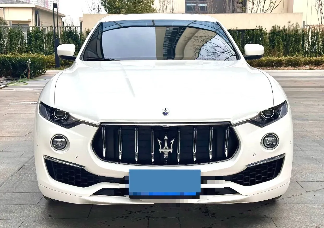 2022 Maserati Levante 2.0T 330HP L4 8AT,autocango,china used car exporter,china ev exporter,chinese used car exporter,chinese used ev exporter