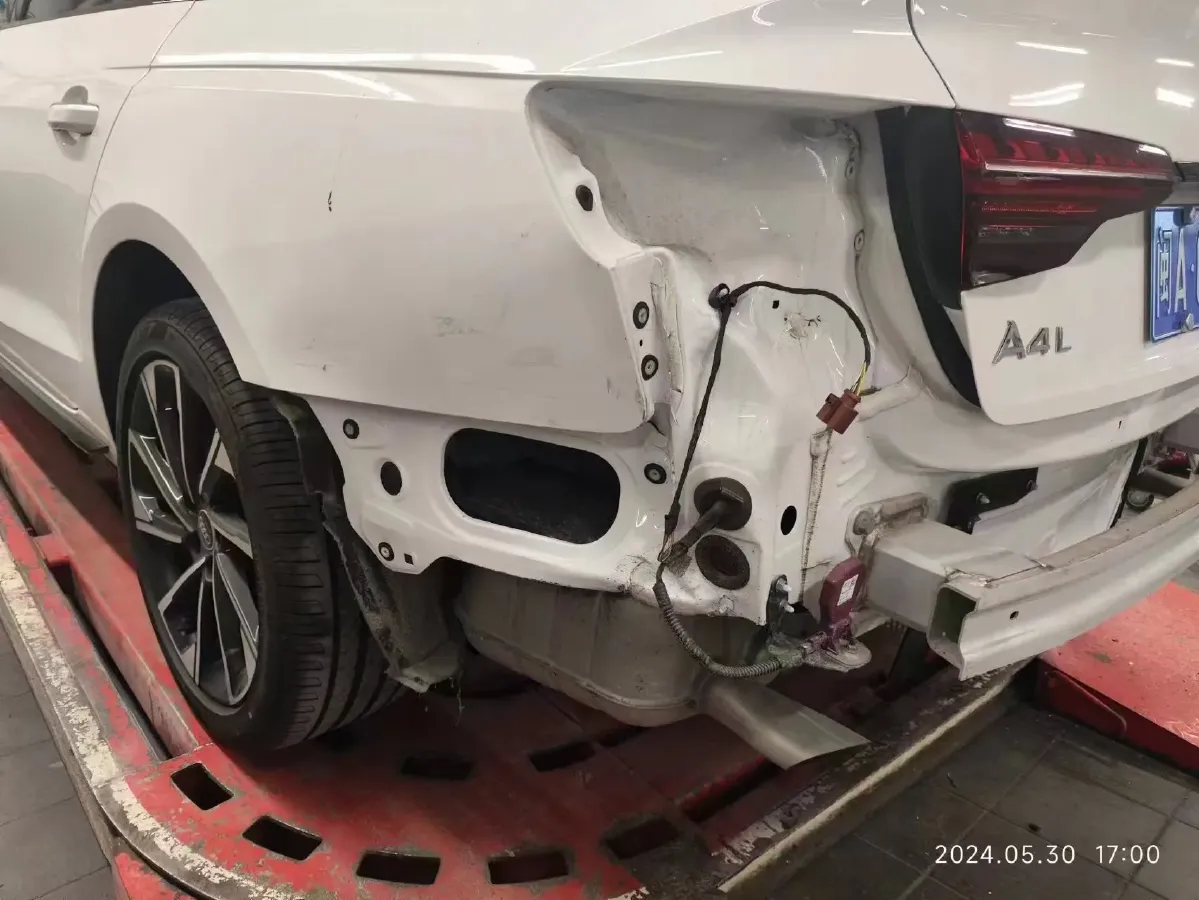 2023 Audi A4L 2.0T 190HP L4 7DCT,autocango,china used car exporter,china ev exporter,chinese used car exporter,chinese used ev exporter