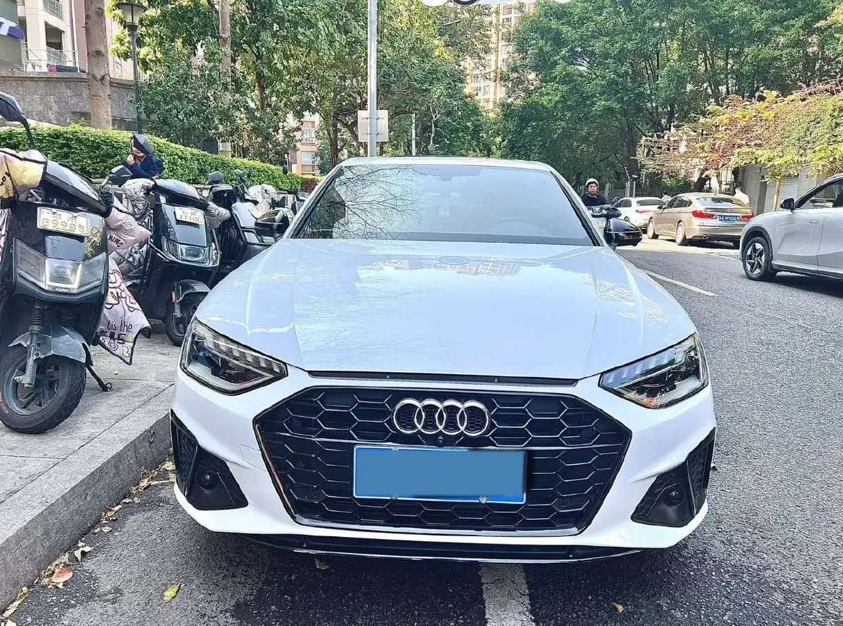 2023 Audi A4L 2.0T 190HP L4 7DCT,autocango,china used car exporter,china ev exporter,chinese used car exporter,chinese used ev exporter