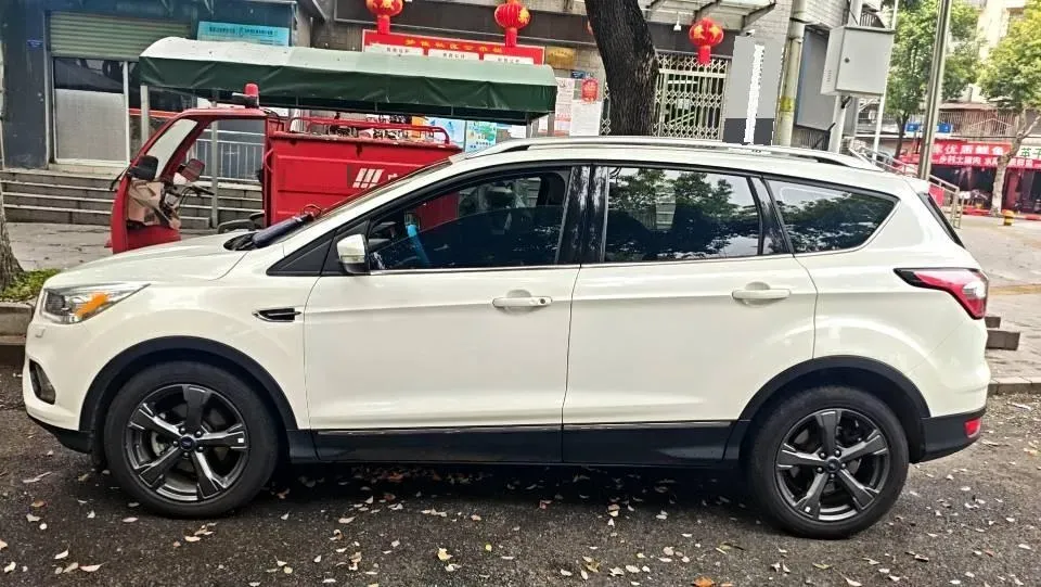 2019 Ford Kuga 1.5T 182HP L4 6AT,autocango,china used car exporter,china ev exporter,chinese used car exporter,chinese used ev exporter