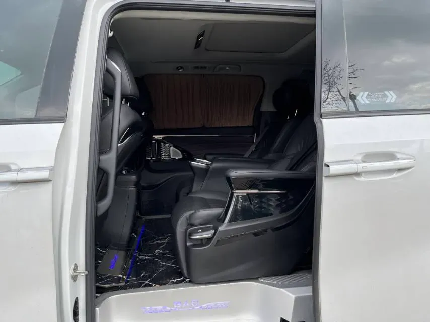 2024 GAC Trumpchi M8 2.0T 252HP L4 8AT,autocango,china used car exporter,china ev exporter,chinese used car exporter,chinese used ev exporter