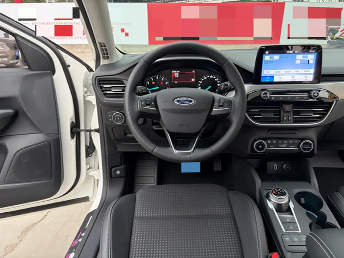 2020 Ford Focus 1.5T 174HP L3 8AT,autocango,china used car exporter,china ev exporter,chinese used car exporter,chinese used ev exporter