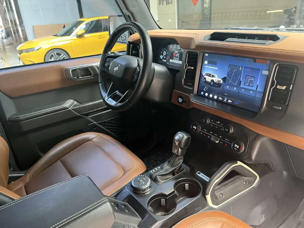 2024 Ford Bronco 2.3T 275HP L4 10AT,autocango,china used car exporter,china ev exporter,chinese used car exporter,chinese used ev exporter