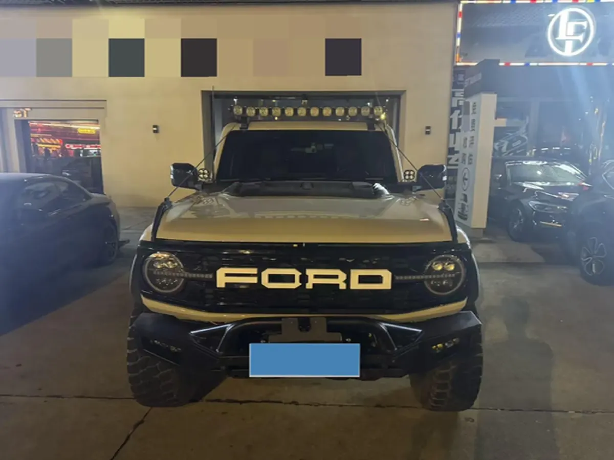 2024 Ford Bronco 2.3T 275HP L4 10AT,autocango,china used car exporter,china ev exporter,chinese used car exporter,chinese used ev exporter