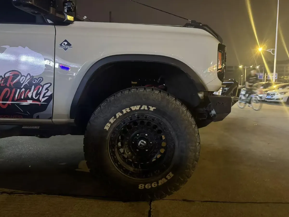 2024 Ford Bronco 2.3T 275HP L4 10AT,autocango,china used car exporter,china ev exporter,chinese used car exporter,chinese used ev exporter