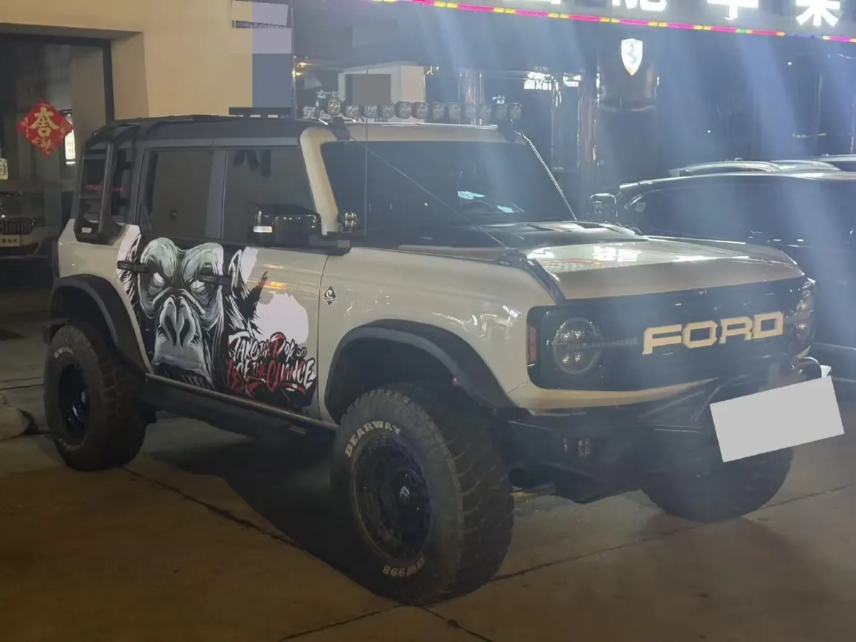 2024 Ford Bronco 2.3T 275HP L4 10AT,autocango,china used car exporter,china ev exporter,chinese used car exporter,chinese used ev exporter