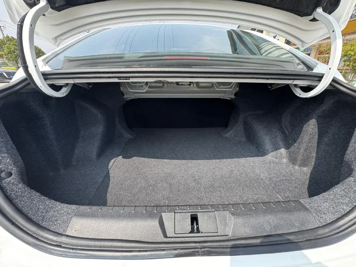 2019 Geely Emgrand 1.5L 109HP L4 5MT,autocango,china used car exporter,china ev exporter,chinese used car exporter,chinese used ev exporter