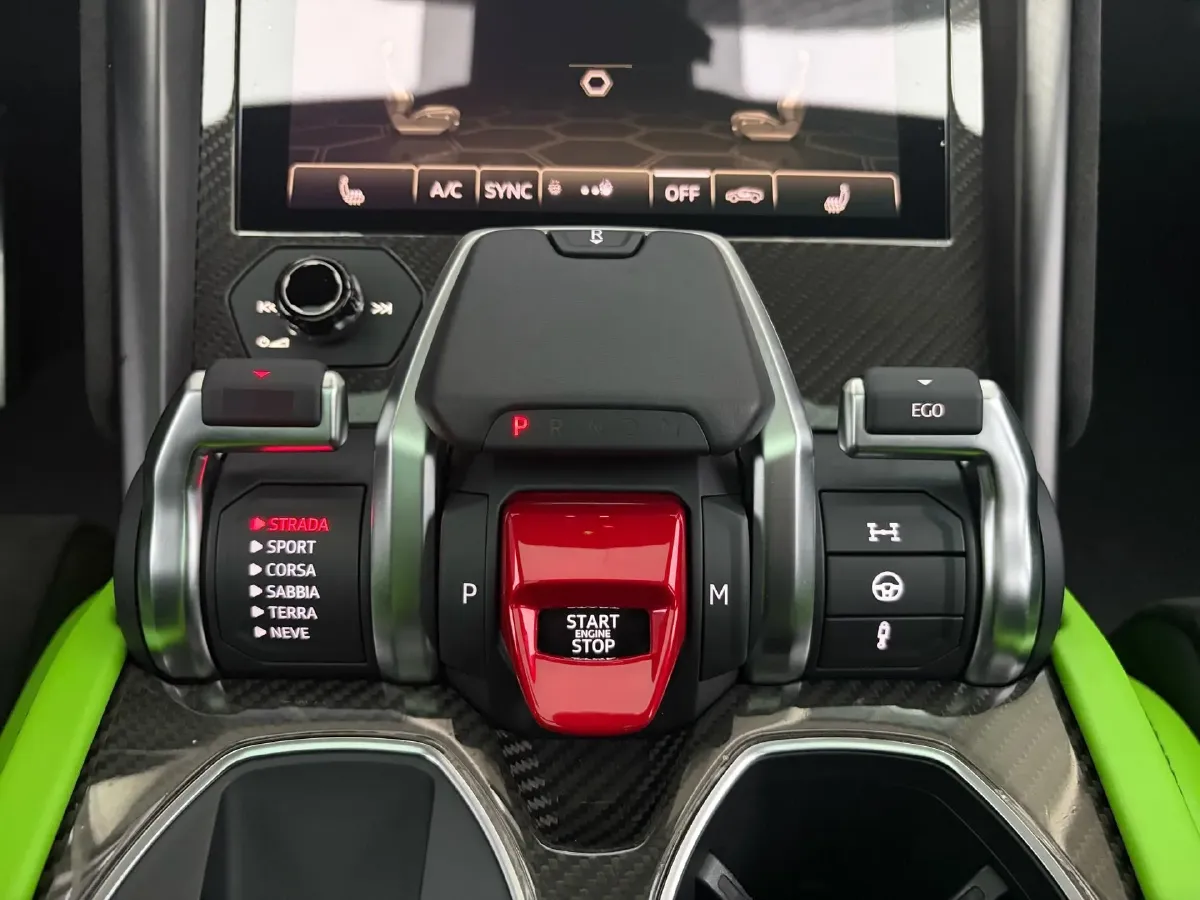 2021 Lamborghini Urus 4.0T 641HP V8 8AT,autocango,china used car exporter,china ev exporter,chinese used car exporter,chinese used ev exporter