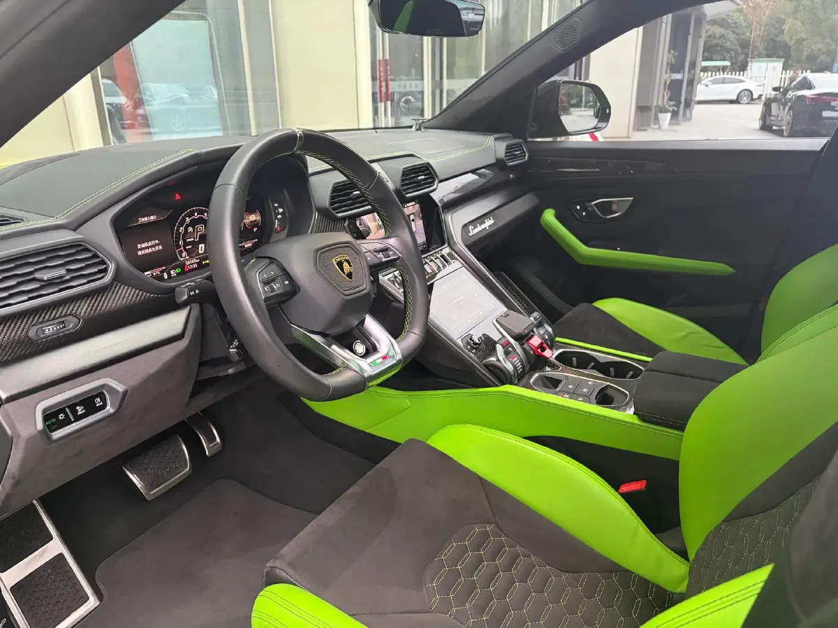 2021 Lamborghini Urus 4.0T 641HP V8 8AT,autocango,china used car exporter,china ev exporter,chinese used car exporter,chinese used ev exporter