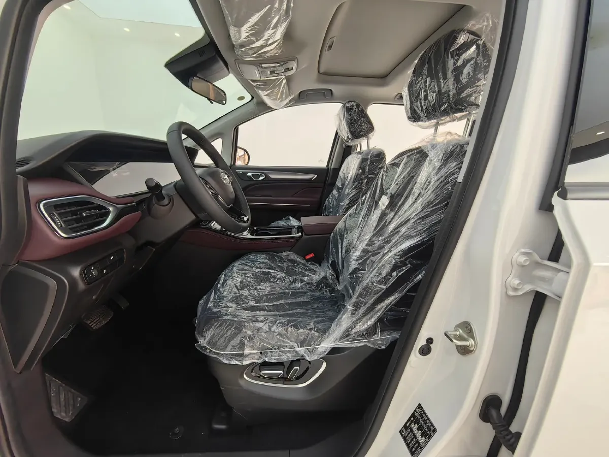 2025 GAC Trumpchi M6 1.5T 177HP L4 7DCT,autocango,china used car exporter,china ev exporter,chinese used car exporter,chinese used ev exporter