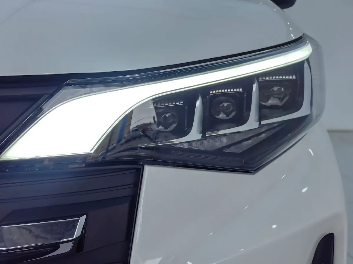 2025 GAC Trumpchi M6 1.5T 177HP L4 7DCT,autocango,china used car exporter,china ev exporter,chinese used car exporter,chinese used ev exporter