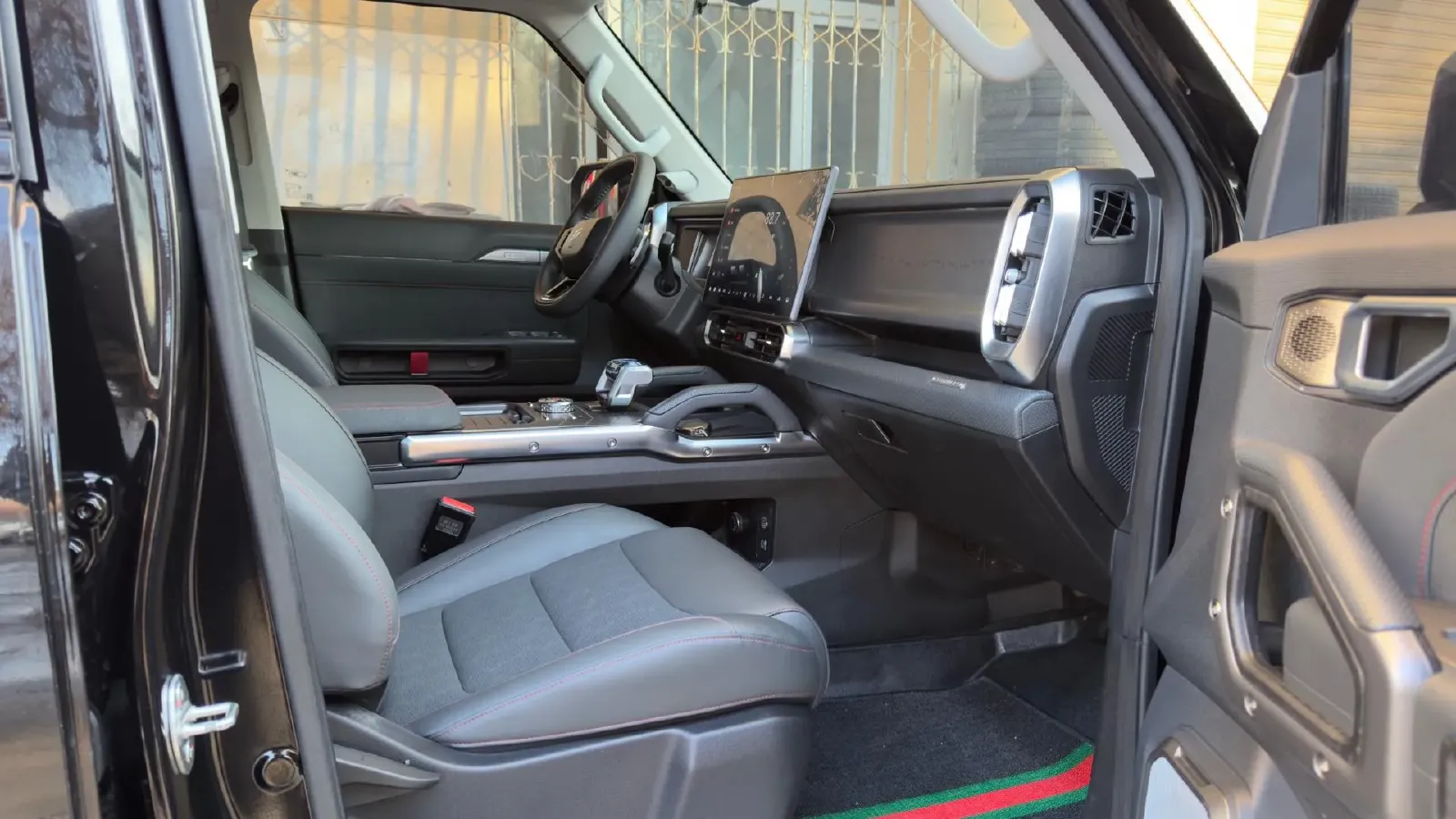 2023 Jetour Traveller 2.0T 254HP L4 8AT,autocango,china used car exporter,china ev exporter,chinese used car exporter,chinese used ev exporter