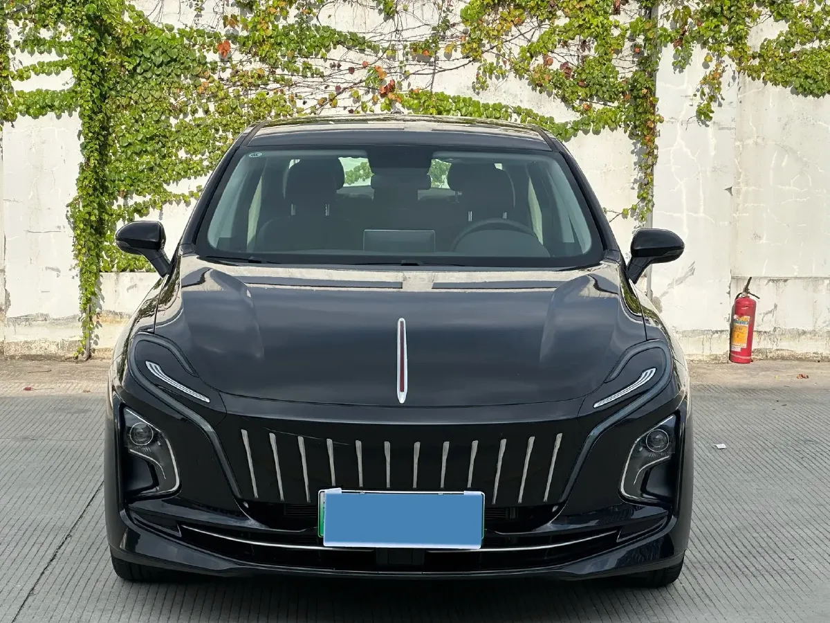 2024 HongQi E-QM5 BEV 60KWH,autocango,china used car exporter,china ev exporter,chinese used car exporter,chinese used ev exporter