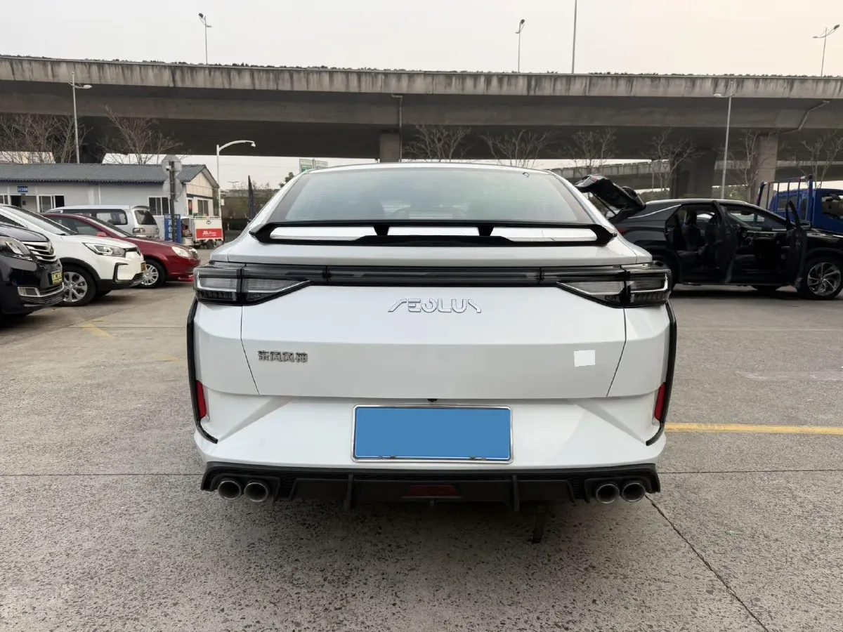 2023 DongFeng Aeolus YiXuan 1.5L 125HP L4 6DCT,autocango,china used car exporter,china ev exporter,chinese used car exporter,chinese used ev exporter
