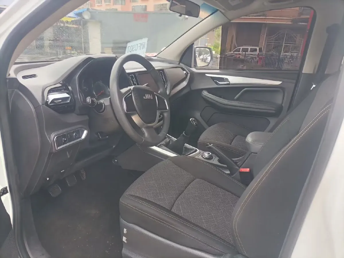 2024 Isuzu Jim 2.8T 120HP L4 5MT,autocango,china used car exporter,china ev exporter,chinese used car exporter,chinese used ev exporter