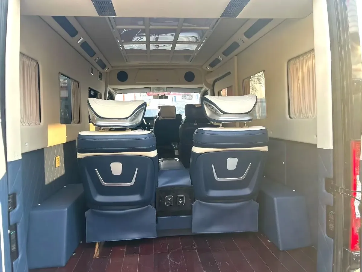 2023 MAXUS XinTu V70 2.0T 125HP L4 6MT,autocango,china used car exporter,china ev exporter,chinese used car exporter,chinese used ev exporter