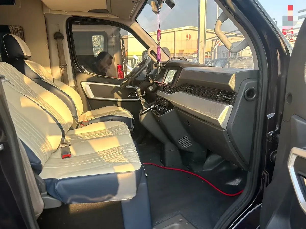 2023 MAXUS XinTu V70 2.0T 125HP L4 6MT,autocango,china used car exporter,china ev exporter,chinese used car exporter,chinese used ev exporter