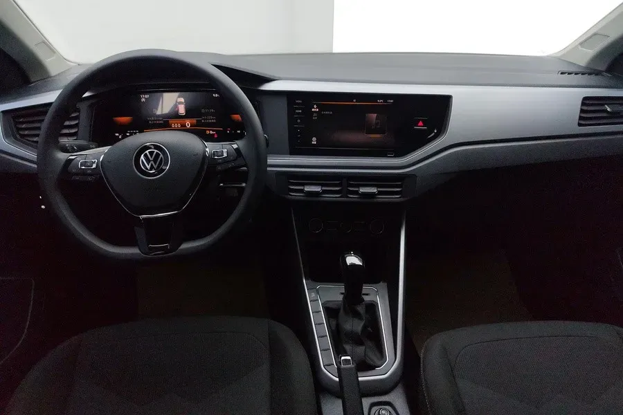 2023 Volkswagen Polo 1.5L 110HP L4 6AT,autocango,china used car exporter,china ev exporter,chinese used car exporter,chinese used ev exporter