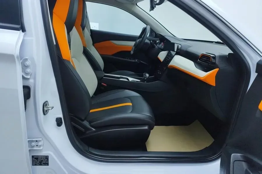 2023 DongFeng Aeolus YiXuan 1.5L 125HP L4 6DCT,autocango,china used car exporter,china ev exporter,chinese used car exporter,chinese used ev exporter