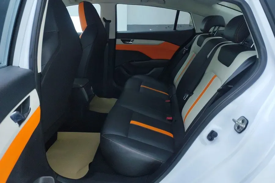 2023 DongFeng Aeolus YiXuan 1.5L 125HP L4 6DCT,autocango,china used car exporter,china ev exporter,chinese used car exporter,chinese used ev exporter