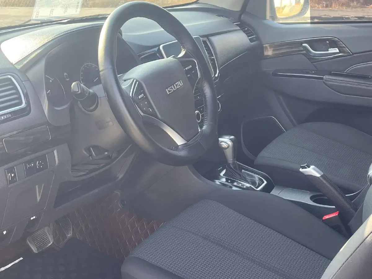 2020 Isuzu LingTuo 2.5T 150HP L4 6AT,autocango,china used car exporter,china ev exporter,chinese used car exporter,chinese used ev exporter