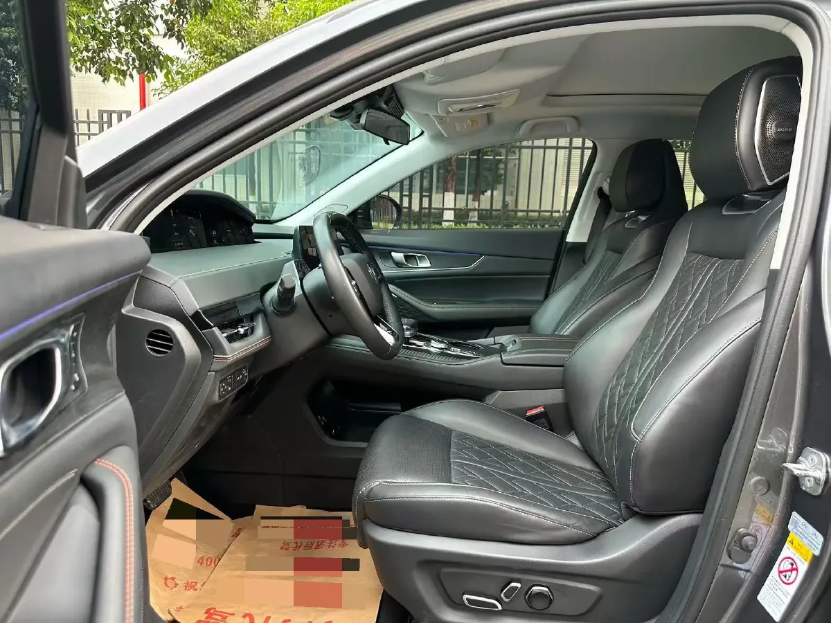 2021 ChangAn UNI-K 2.0T 233HP L4 8AT,autocango,china used car exporter,china ev exporter,chinese used car exporter,chinese used ev exporter