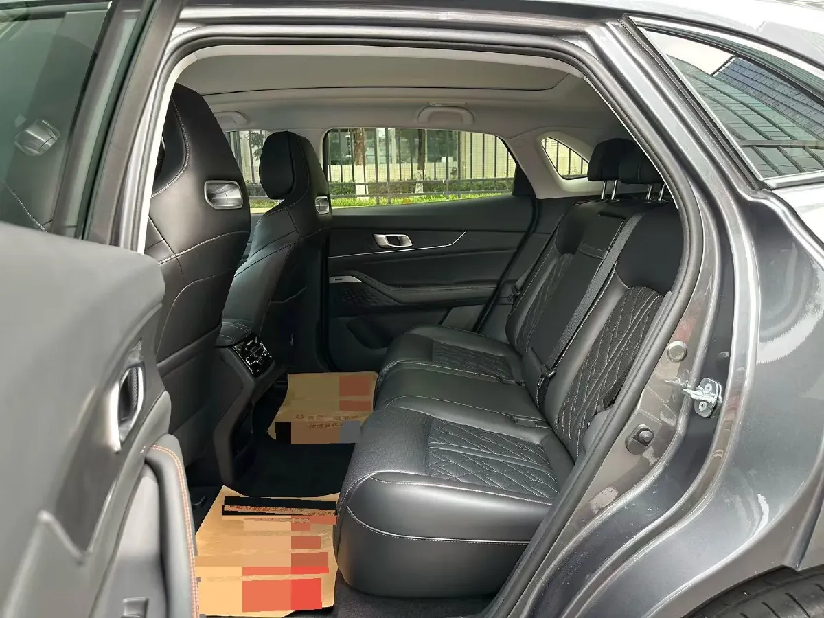 2021 ChangAn UNI-K 2.0T 233HP L4 8AT,autocango,china used car exporter,china ev exporter,chinese used car exporter,chinese used ev exporter