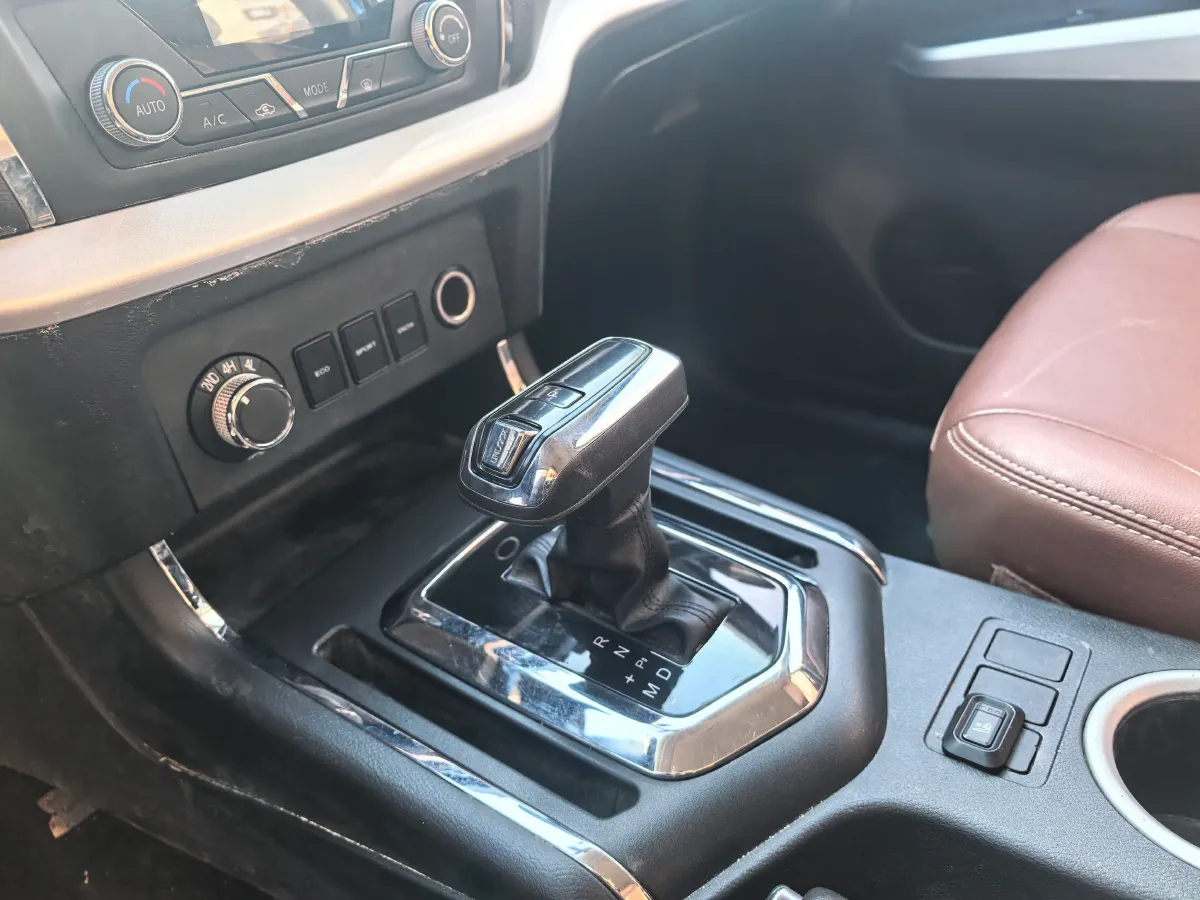 2021 Dongfeng RuiQi 6 2.3T 163HP L4 8AT,autocango,china used car exporter,china ev exporter,chinese used car exporter,chinese used ev exporter