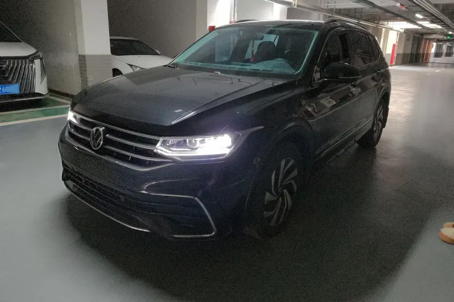 2024 Volkswagen Tiguan L 2.0T 186HP L4 7DCT,autocango,china used car exporter,china ev exporter,chinese used car exporter,chinese used ev exporter