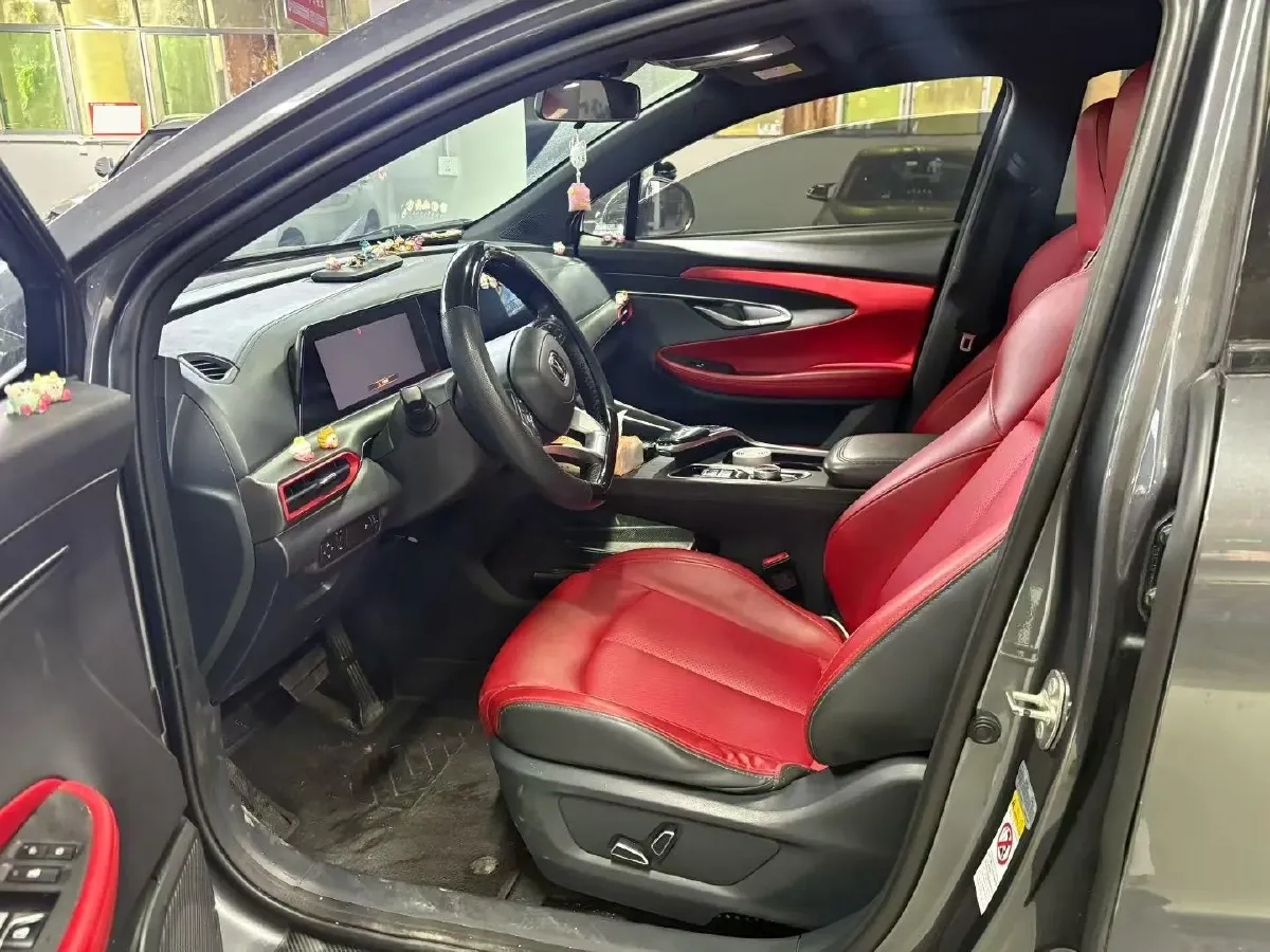 2020 ChangAn UNI-T 1.5T 180HP L4 7DCT,autocango,china used car exporter,china ev exporter,chinese used car exporter,chinese used ev exporter