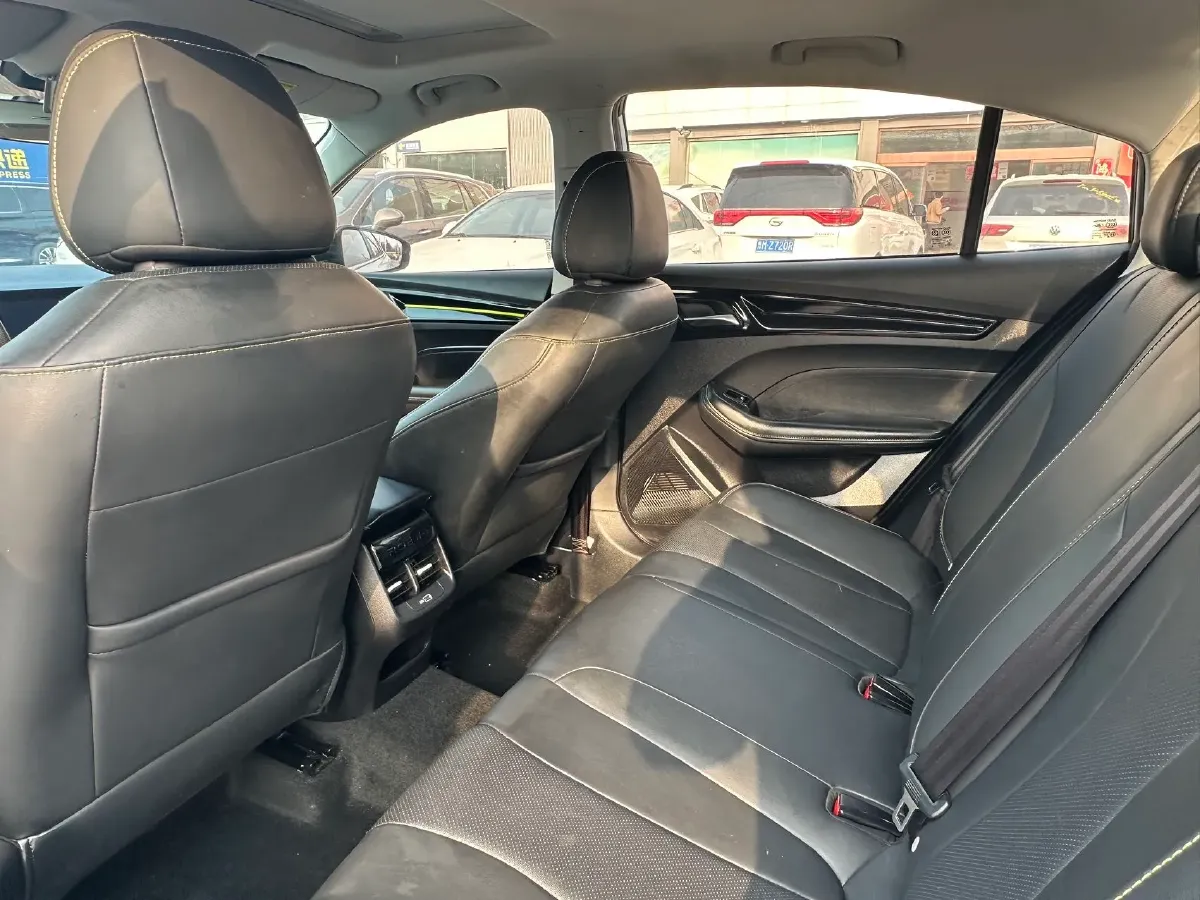 2021 Roewe i5 1.5L 120HP L4 CVT,autocango,china used car exporter,china ev exporter,chinese used car exporter,chinese used ev exporter