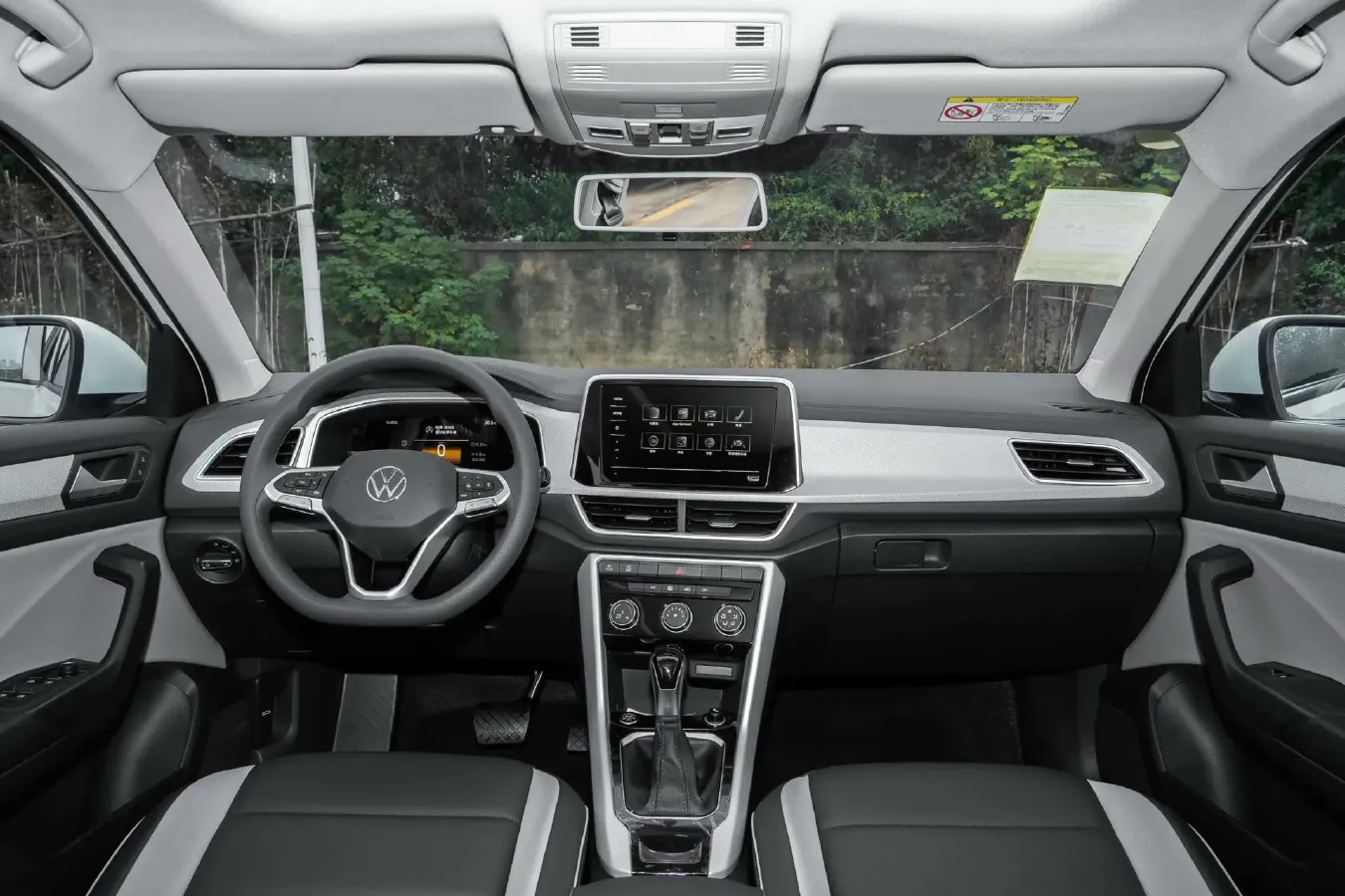 2022 Volkswagen T-Roc 1.4T 150HP L4 7DCT,autocango,china used car exporter,china ev exporter,chinese used car exporter,chinese used ev exporter