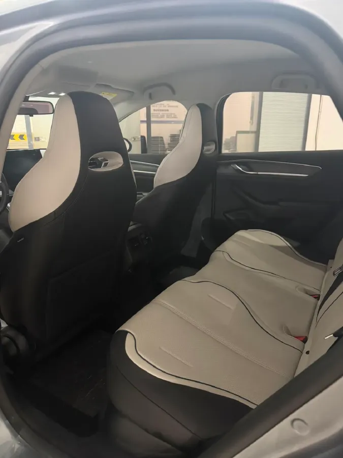 2022 Roewe RX5 MAX 1.5T 181HP L4 6AT,autocango,china used car exporter,china ev exporter,chinese used car exporter,chinese used ev exporter