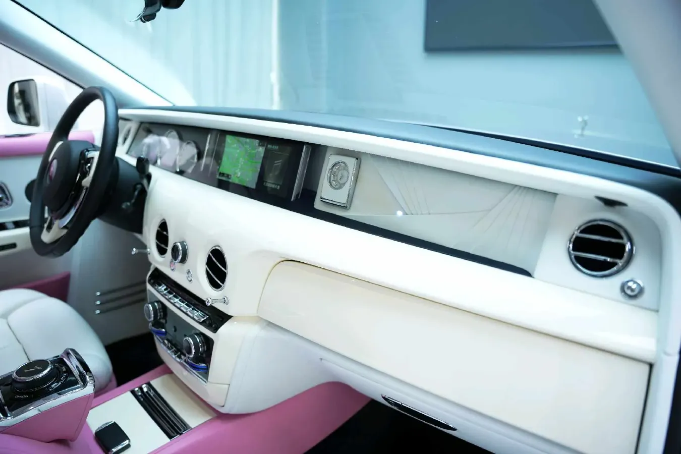 2018 Rolls-Royce Phantom 6.7T 571HP V12 8AT,autocango,china used car exporter,china ev exporter,chinese used car exporter,chinese used ev exporter