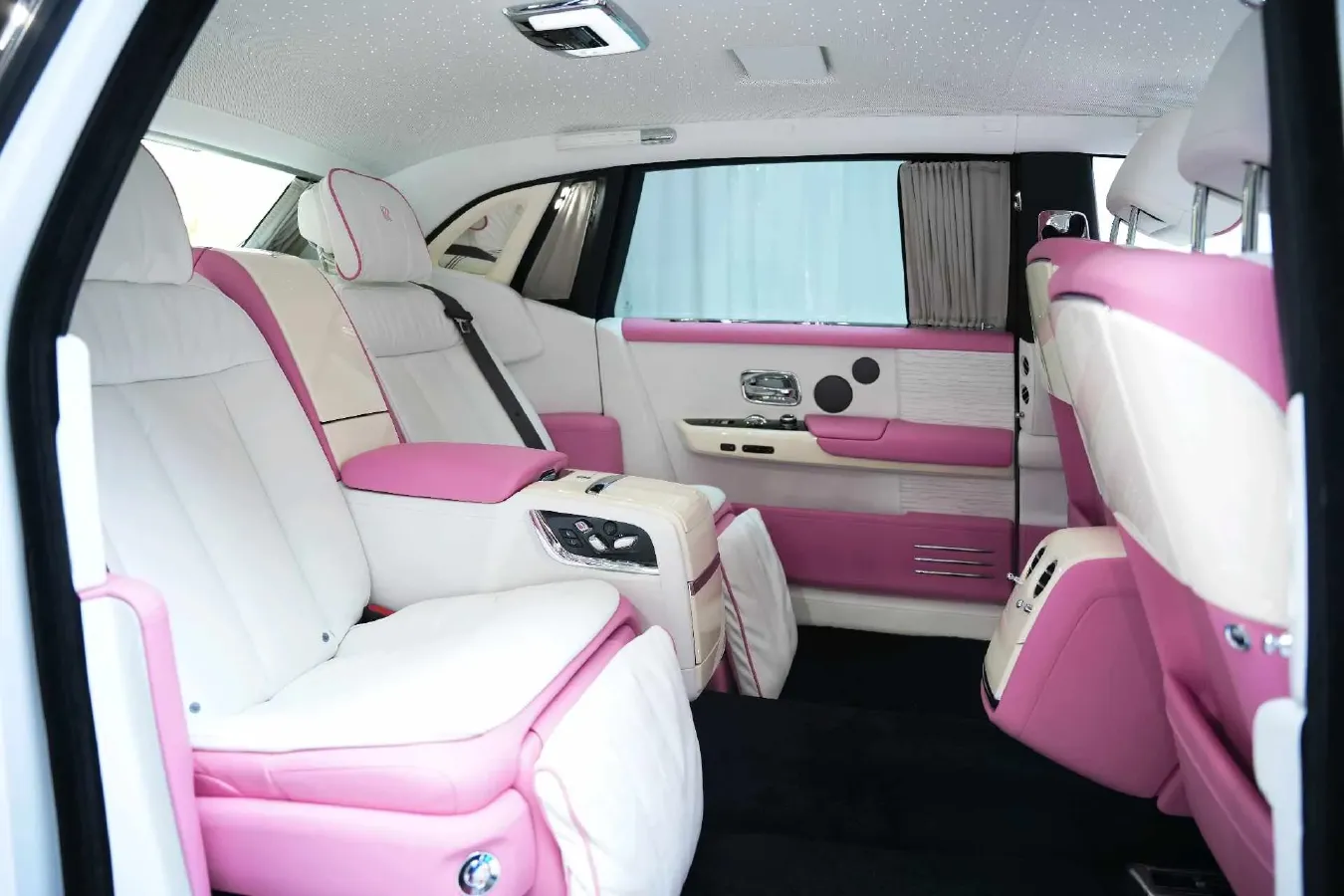 2018 Rolls-Royce Phantom 6.7T 571HP V12 8AT,autocango,china used car exporter,china ev exporter,chinese used car exporter,chinese used ev exporter