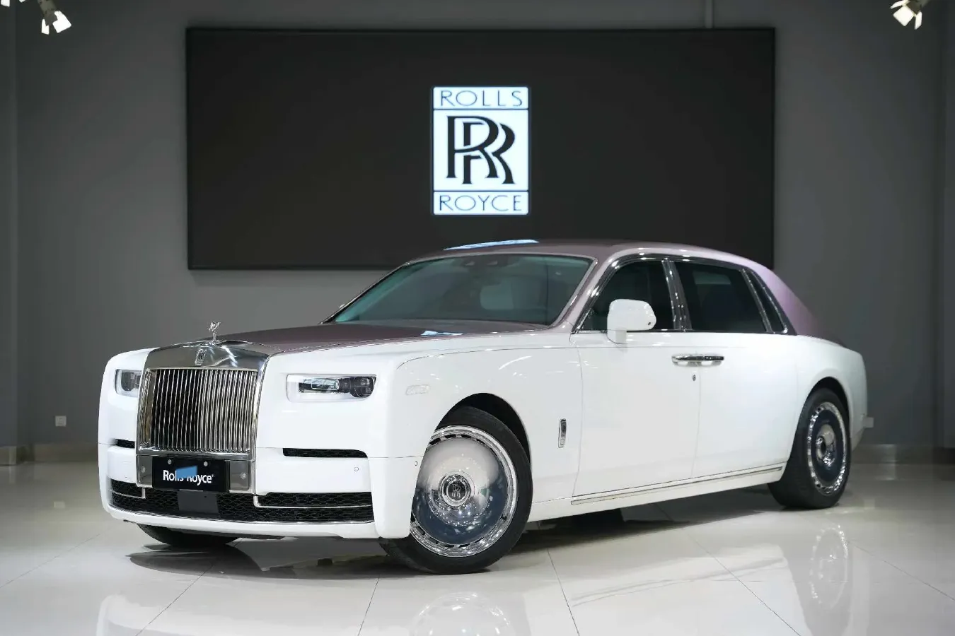 2018 Rolls-Royce Phantom 6.7T 571HP V12 8AT,autocango,china used car exporter,china ev exporter,chinese used car exporter,chinese used ev exporter