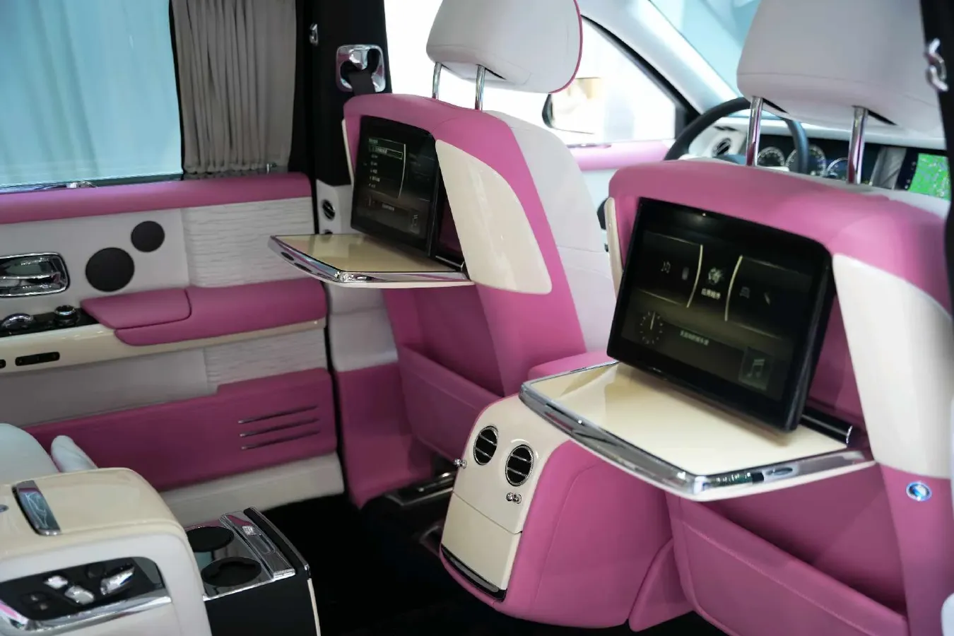 2018 Rolls-Royce Phantom 6.7T 571HP V12 8AT,autocango,china used car exporter,china ev exporter,chinese used car exporter,chinese used ev exporter