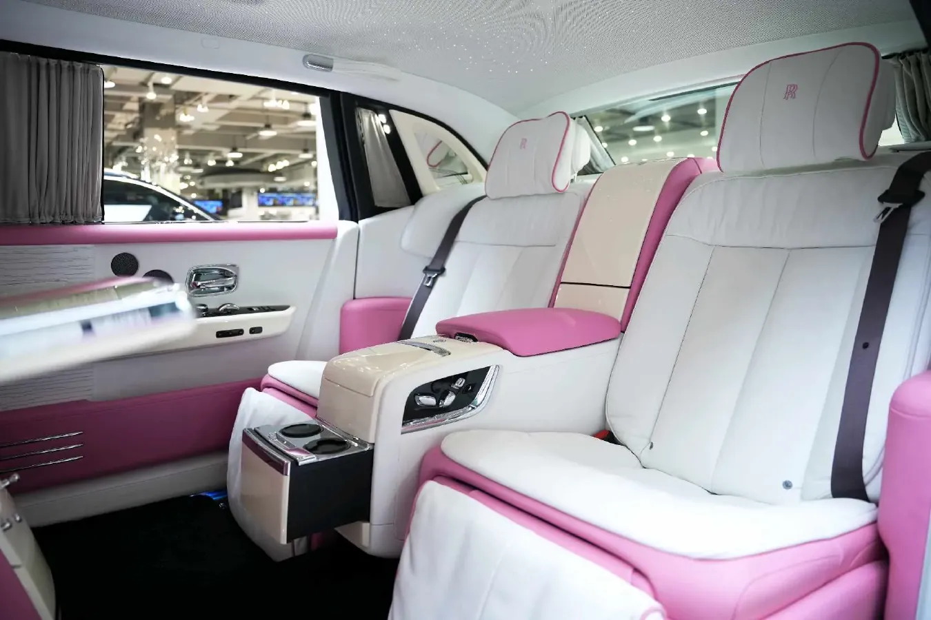 2018 Rolls-Royce Phantom 6.7T 571HP V12 8AT,autocango,china used car exporter,china ev exporter,chinese used car exporter,chinese used ev exporter