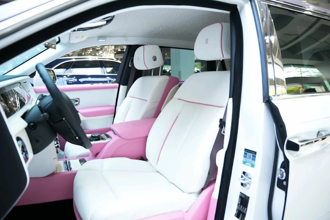 2018 Rolls-Royce Phantom 6.7T 571HP V12 8AT,autocango,china used car exporter,china ev exporter,chinese used car exporter,chinese used ev exporter