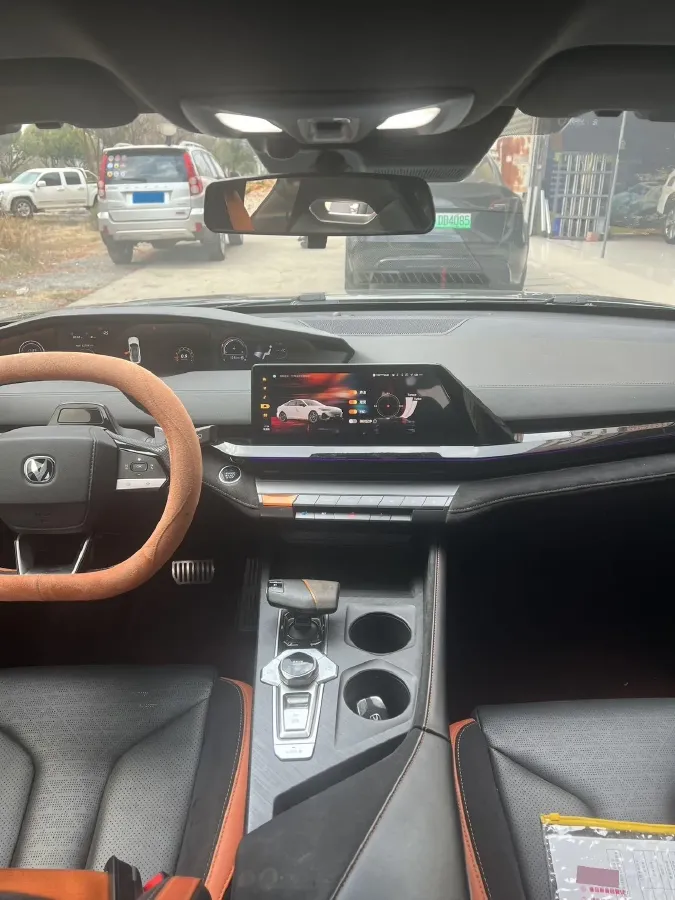 2022 ChangAn UNI-V 2.0T 233HP L4 8AT,autocango,china used car exporter,china ev exporter,chinese used car exporter,chinese used ev exporter