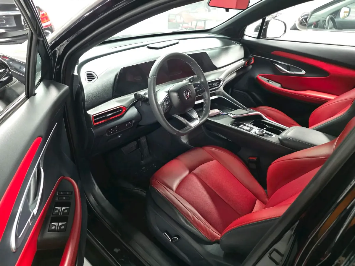 2021 ChangAn UNI-T 1.5T 180HP L4 7DCT,autocango,china used car exporter,china ev exporter,chinese used car exporter,chinese used ev exporter