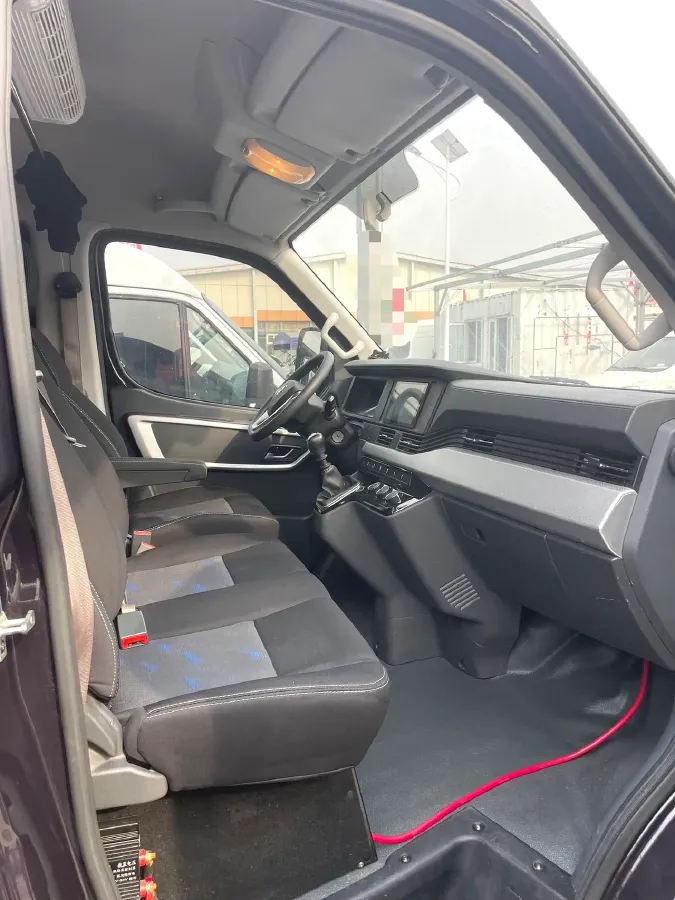 2023 MAXUS XinTu V70 2.0T 125HP L4 6MT,autocango,china used car exporter,china ev exporter,chinese used car exporter,chinese used ev exporter