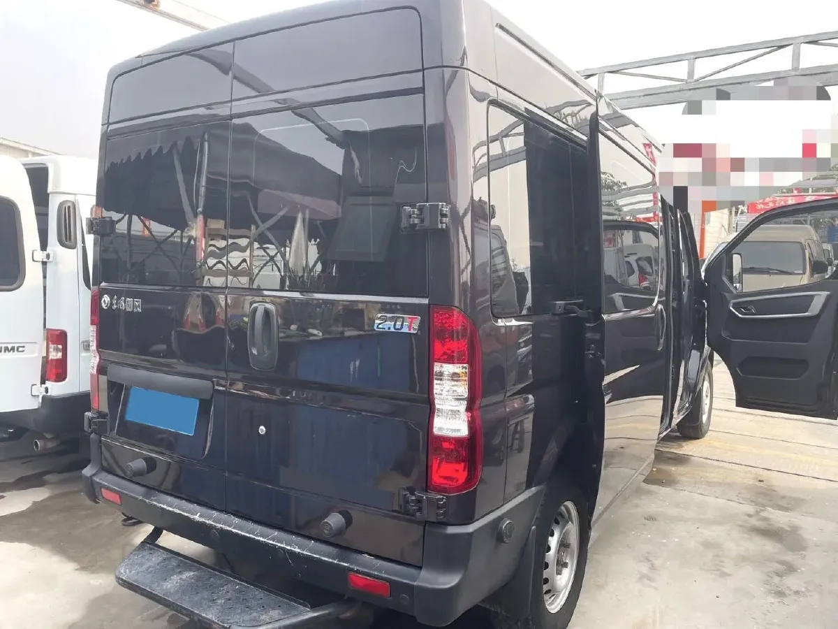 2023 MAXUS XinTu V70 2.0T 125HP L4 6MT,autocango,china used car exporter,china ev exporter,chinese used car exporter,chinese used ev exporter