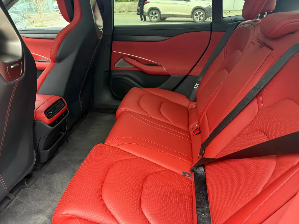 2024 MI SU7 BEV 94.3KWH,autocango,china used car exporter,china ev exporter,chinese used car exporter,chinese used ev exporter