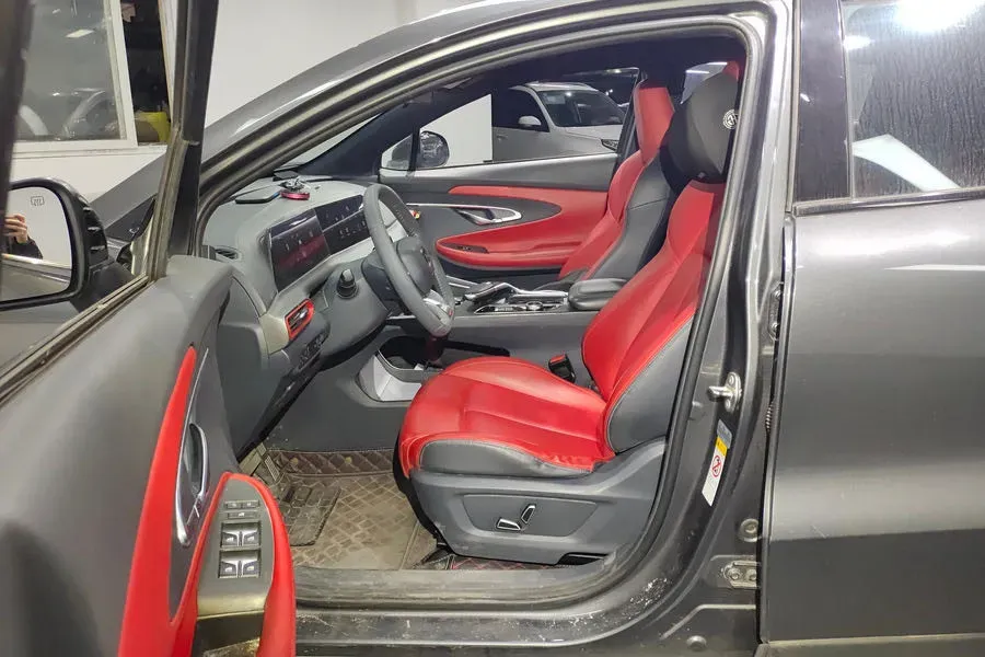 2020 ChangAn UNI-T 1.5T 180HP L4 7DCT,autocango,china used car exporter,china ev exporter,chinese used car exporter,chinese used ev exporter