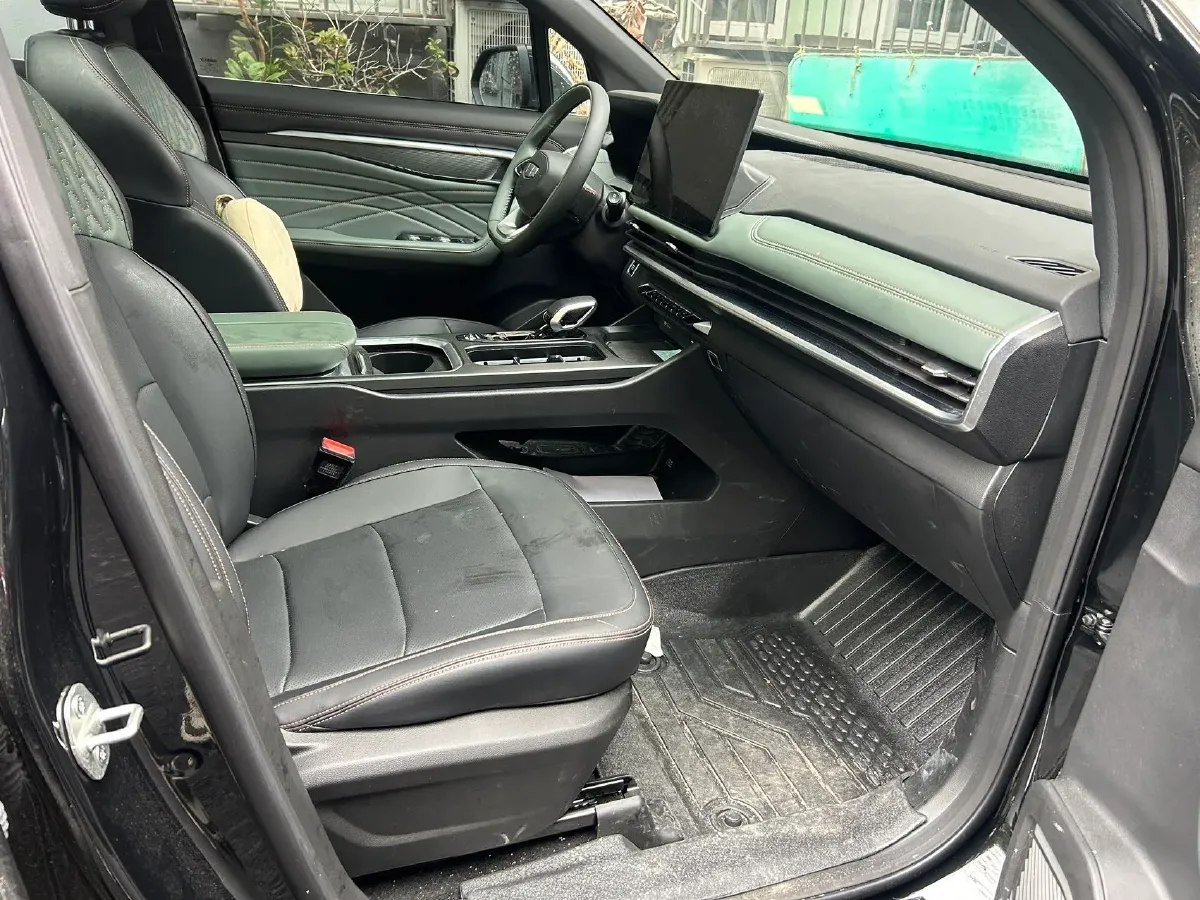 2024 Geely Okavango L 2.0T 218HP L4 7DCT,autocango,china used car exporter,china ev exporter,chinese used car exporter,chinese used ev exporter