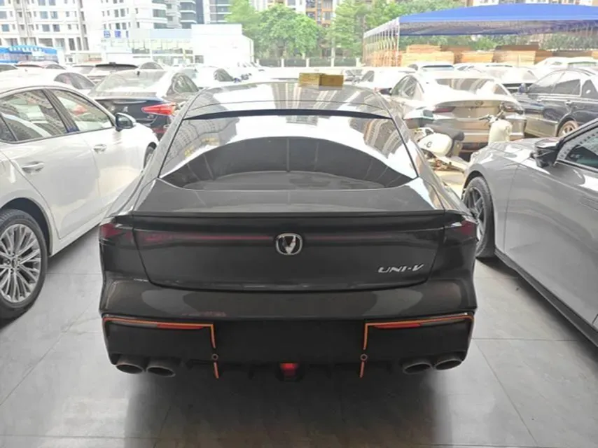2022 ChangAn UNI-V 1.5T 188HP L4 7DCT,autocango,china used car exporter,china ev exporter,chinese used car exporter,chinese used ev exporter