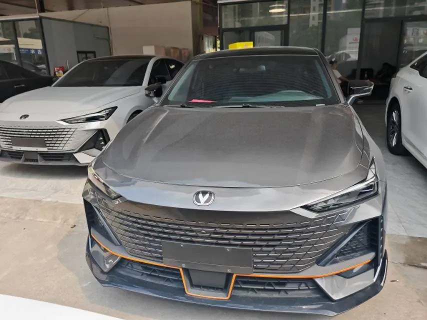 2022 ChangAn UNI-V 1.5T 188HP L4 7DCT,autocango,china used car exporter,china ev exporter,chinese used car exporter,chinese used ev exporter
